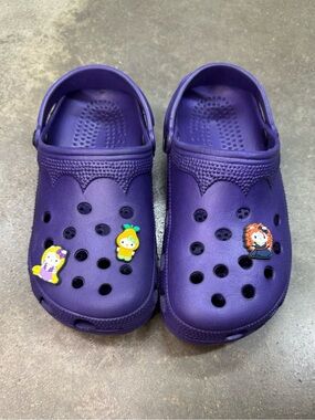 Totes Crocs Style Clogs Womens 8 w Charms Purple